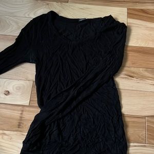 Long sleeve, v-neck, tight fit black top